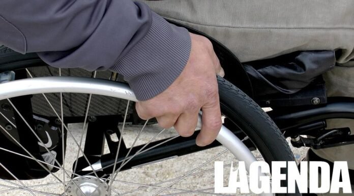 disabile carrozzina