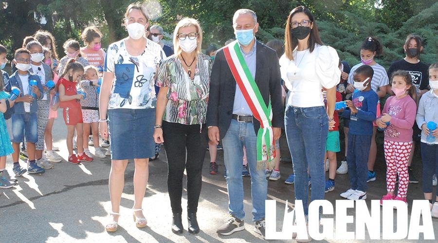 Caselette-borracce agli studenti