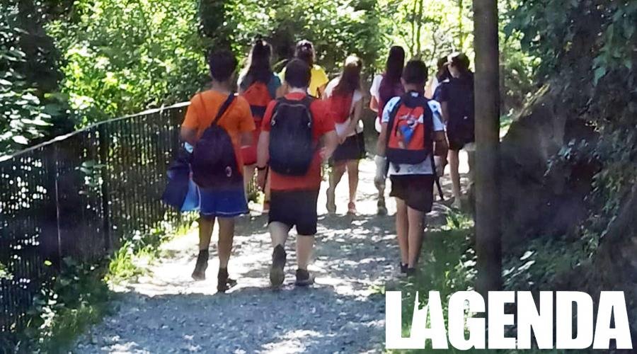 studenti passeggiata