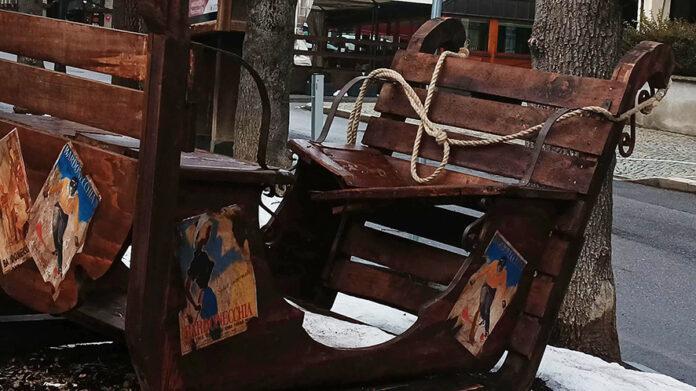 La slitta in legno a Bardonecchia