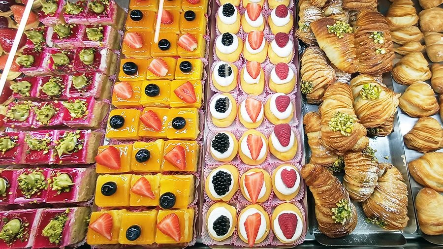 Pasticcini e dintorni