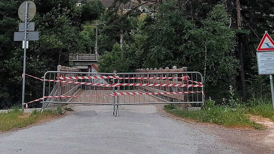 Strada chiusa a Beaulard