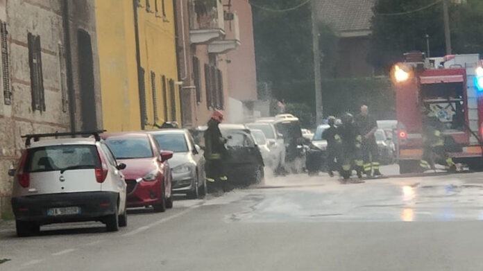 Auto a fuoco ad Alpignano