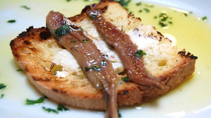 Pane e acciughe