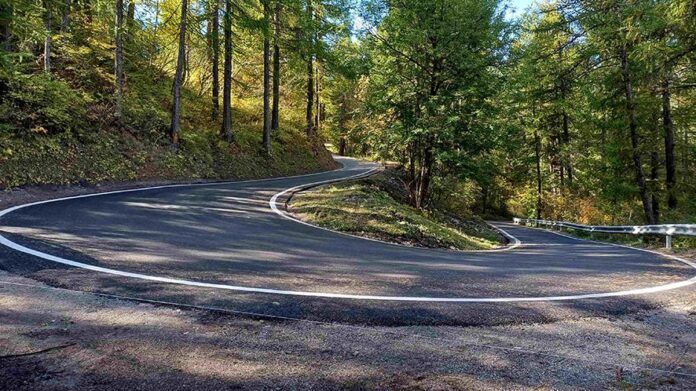 Strada al Thures