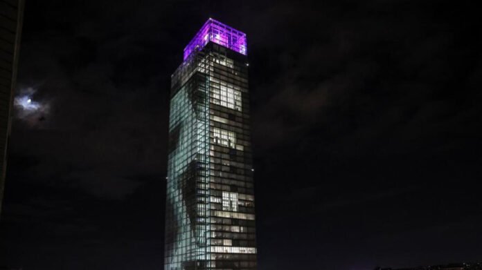 Luci d’Artista sul Grattacielo della Regione