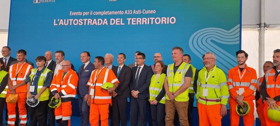 Le autorità con un'altra rappresentanza delle maestranze 