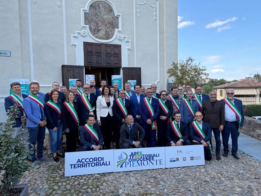 I sindaci dell'area Terre di Langa e Monferrato con gli assessori Vignale e Gabusi 