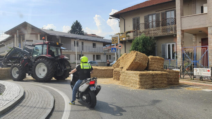 Alpignano, balle di fieno