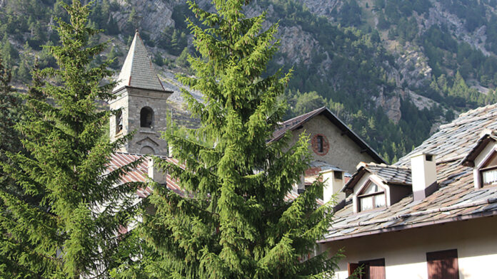 La chiesa di Claviere